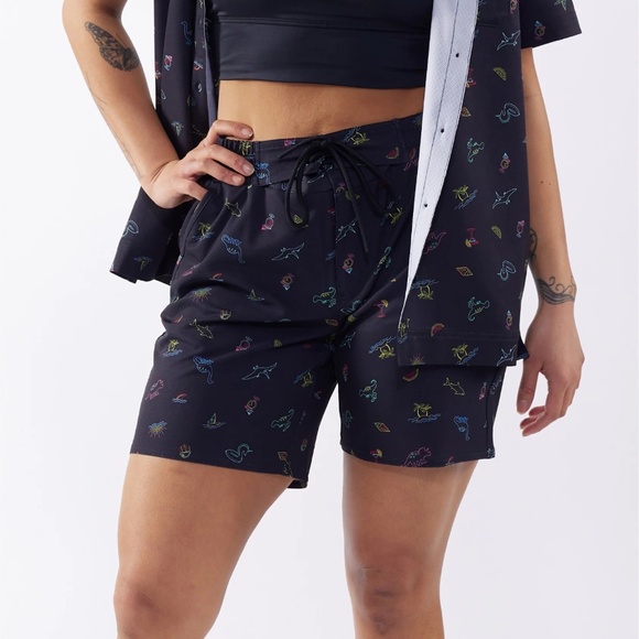 TomboyX 7" Heritage Board Shorts - Island Time XS - Picture 3 of 7